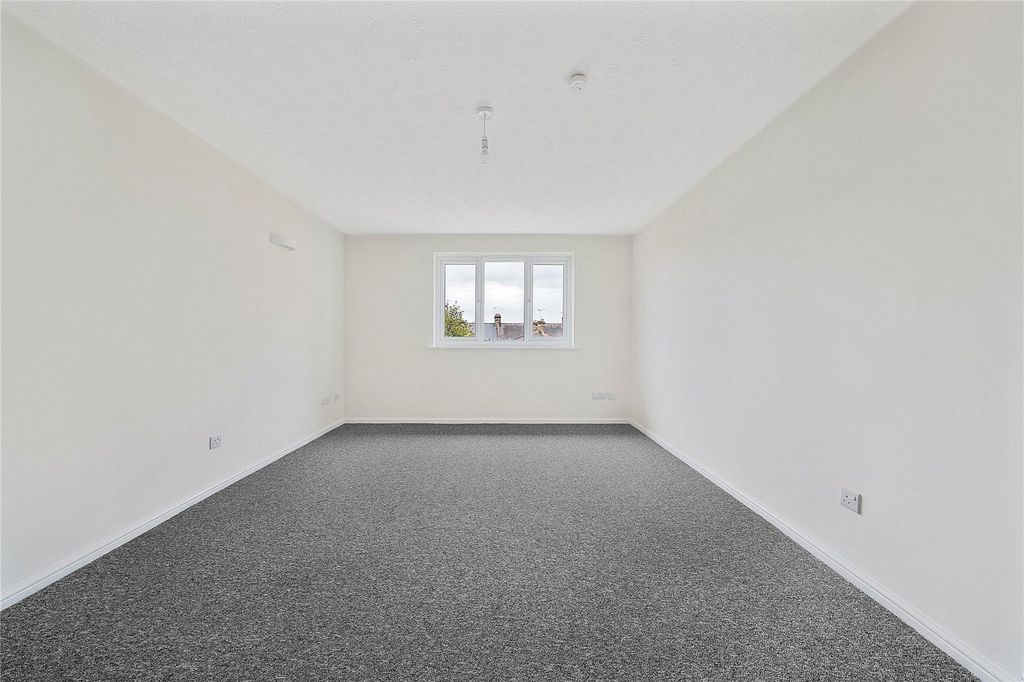 Property photo 2 of 12 Picture No. 05