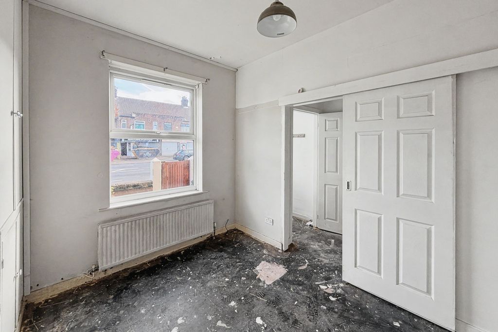 Property photo 2 of 18 41 Frederick Terrace, Blackley, Manchester, M9 8Gt
