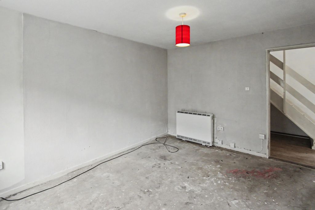 Property photo 2 of 13 47 Spring Edge, King Cross, Halifax, West Yorkshire, Hx1 3Bb