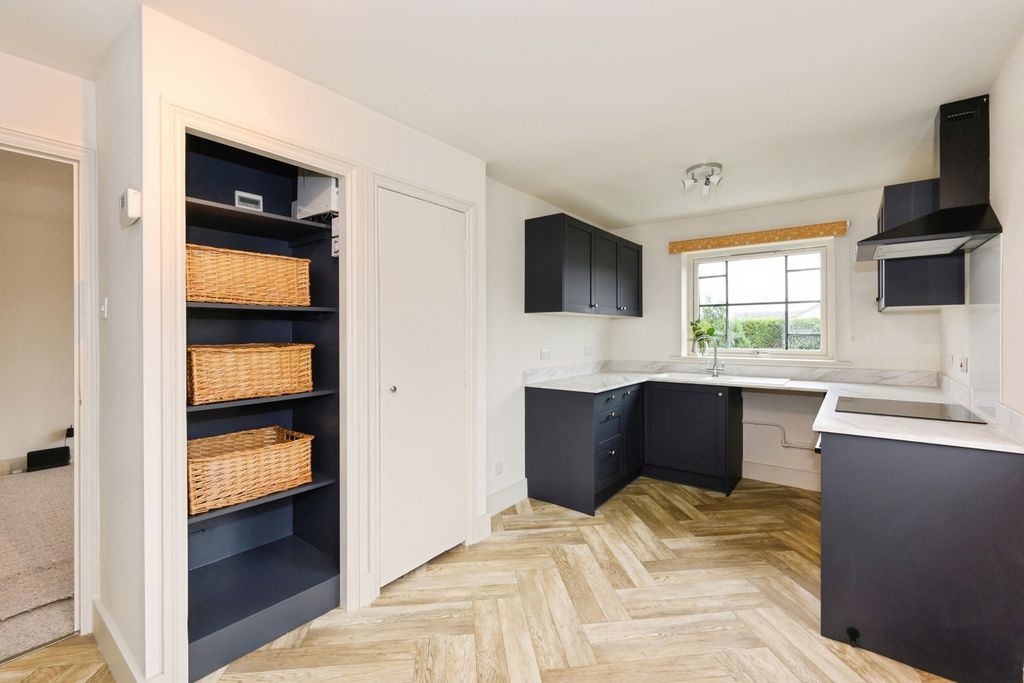 Property photo 3 of 11 Kitchen/Dining Room