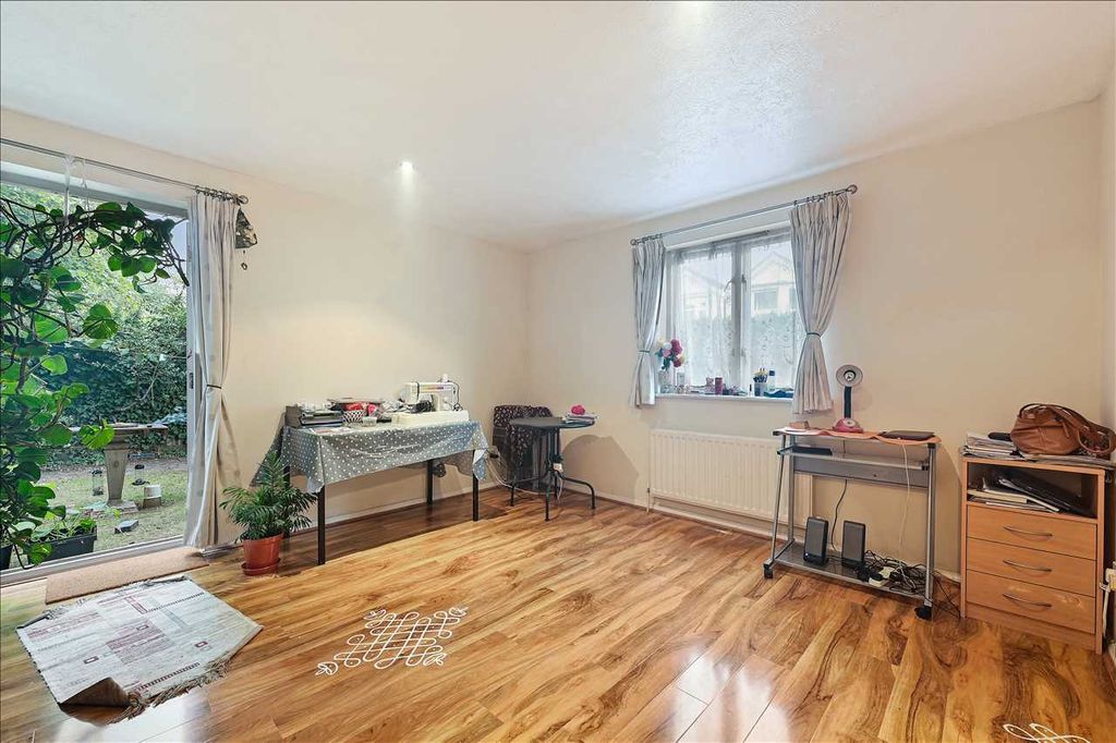 Property photo 2 of 11