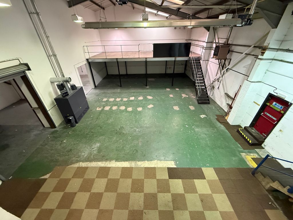 Property photo 2 of 9