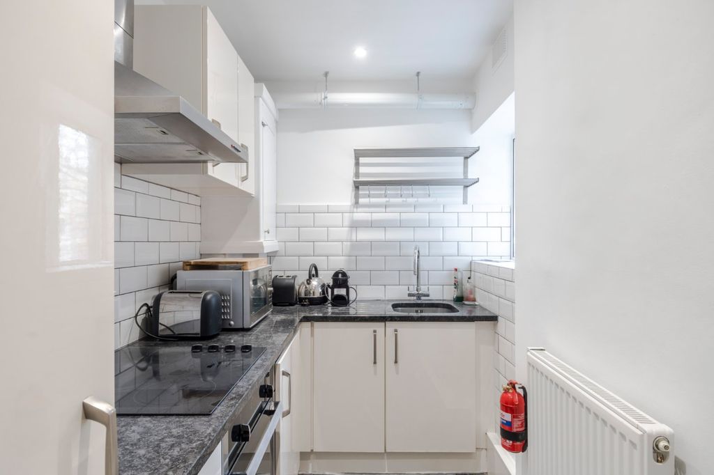 Property photo 1 of 23 Kitchen