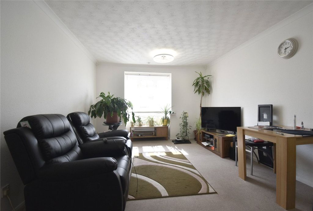 Property photo 2 of 8 Picture No. 24