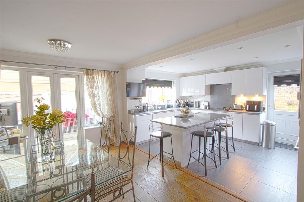 Property photo 1 of 23 Kitch1.Jpg