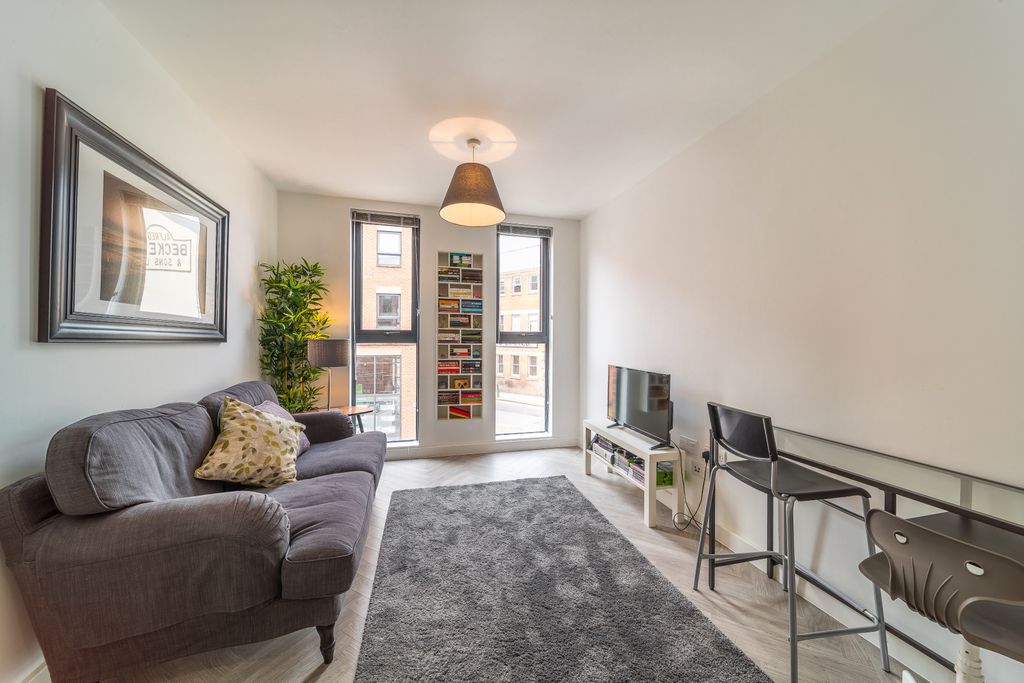 Property photo 3 of 11