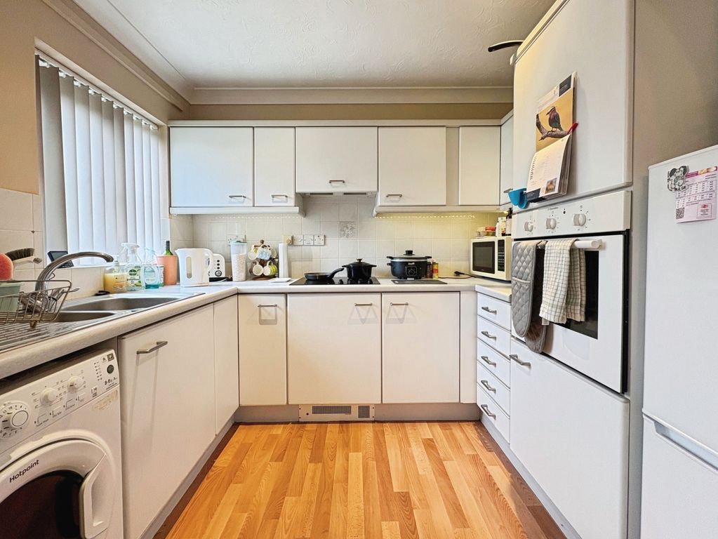 Property photo 3 of 23 d207c6B8-9