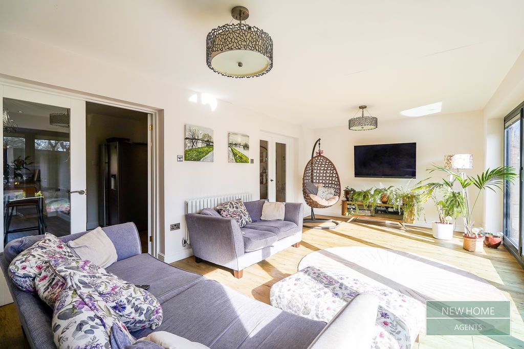 Property photo 3 of 28 Photo 23