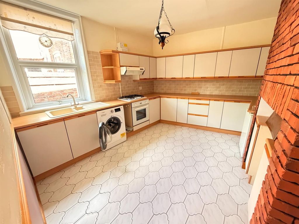 Property photo 2 of 8 7F34Bb51-789F-4Af8-92Fd-1497Bb8Ff636.Jpg