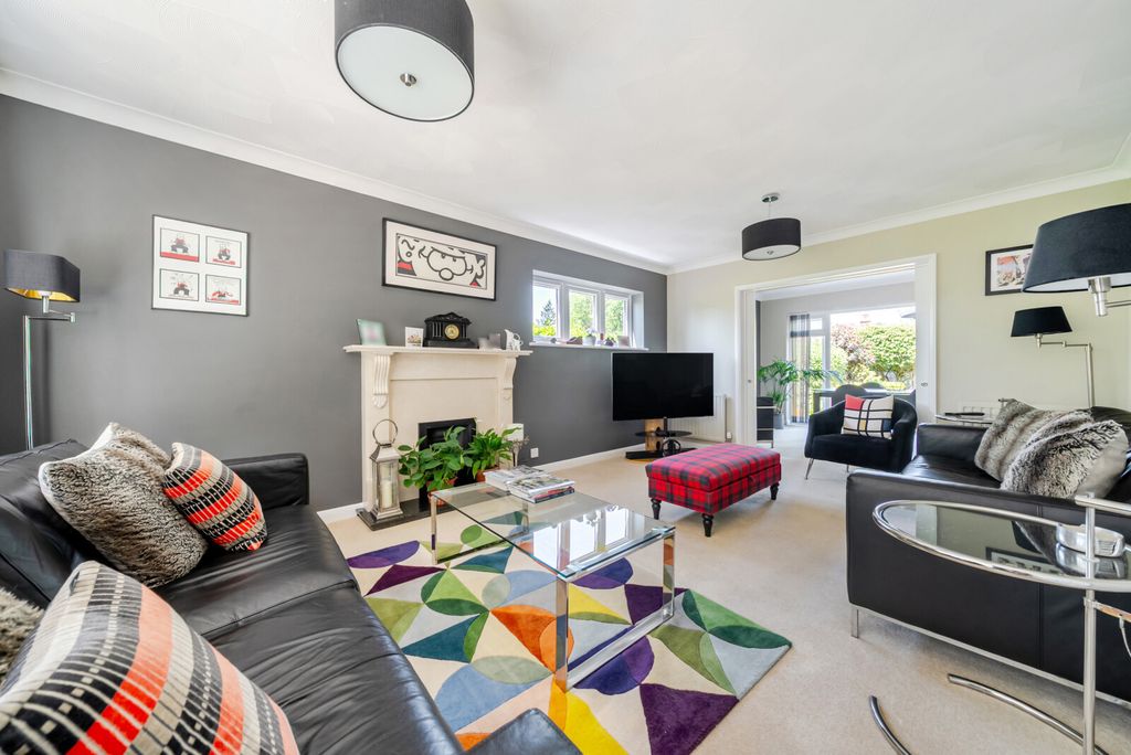 Property photo 2 of 27 1466361-8-6A170F8...