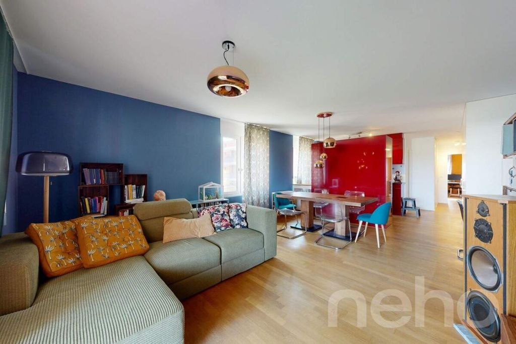 Property photo 3 of 12