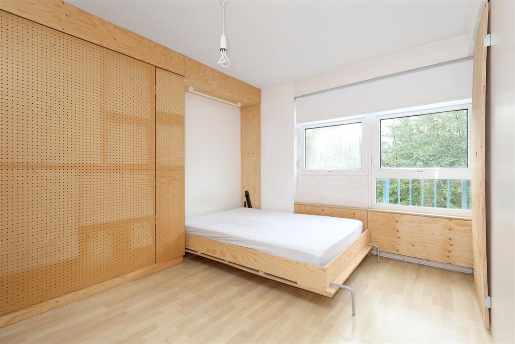 Property photo 3 of 10 Studio Room