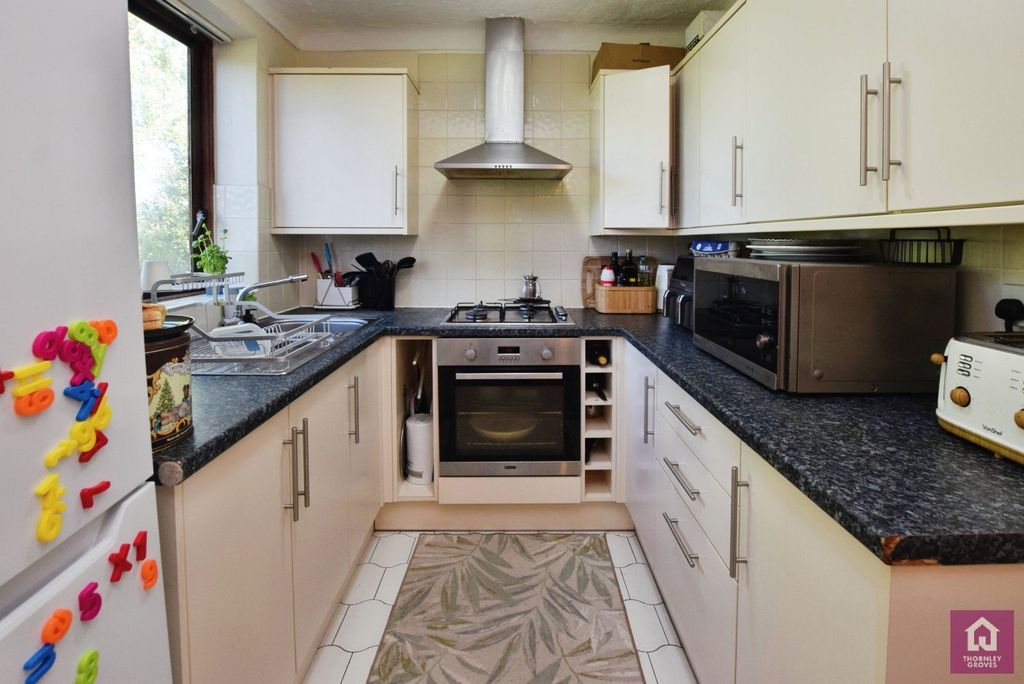 Property photo 3 of 15 Kitchen