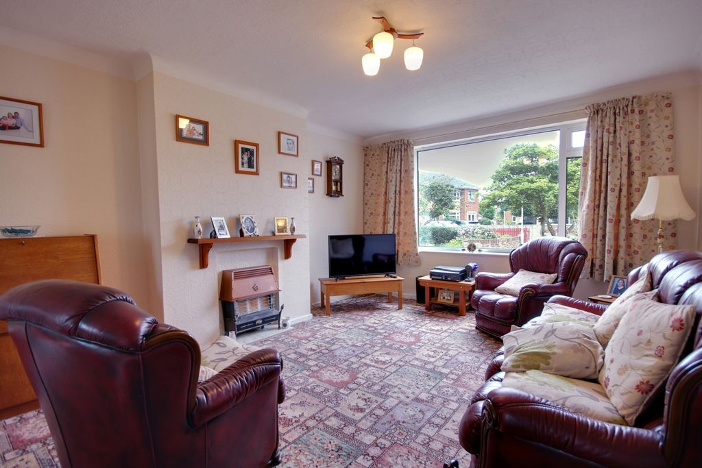 Property photo 2 of 15 1 Lounge A