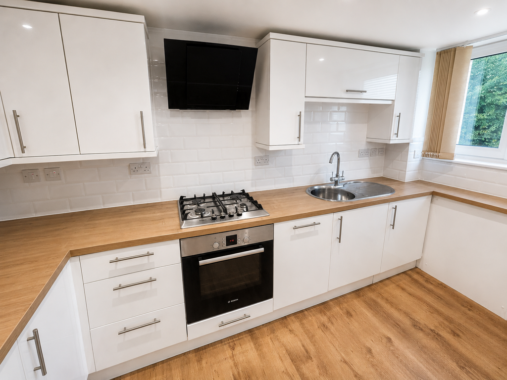 Property photo 2 of 8 Kitchen
