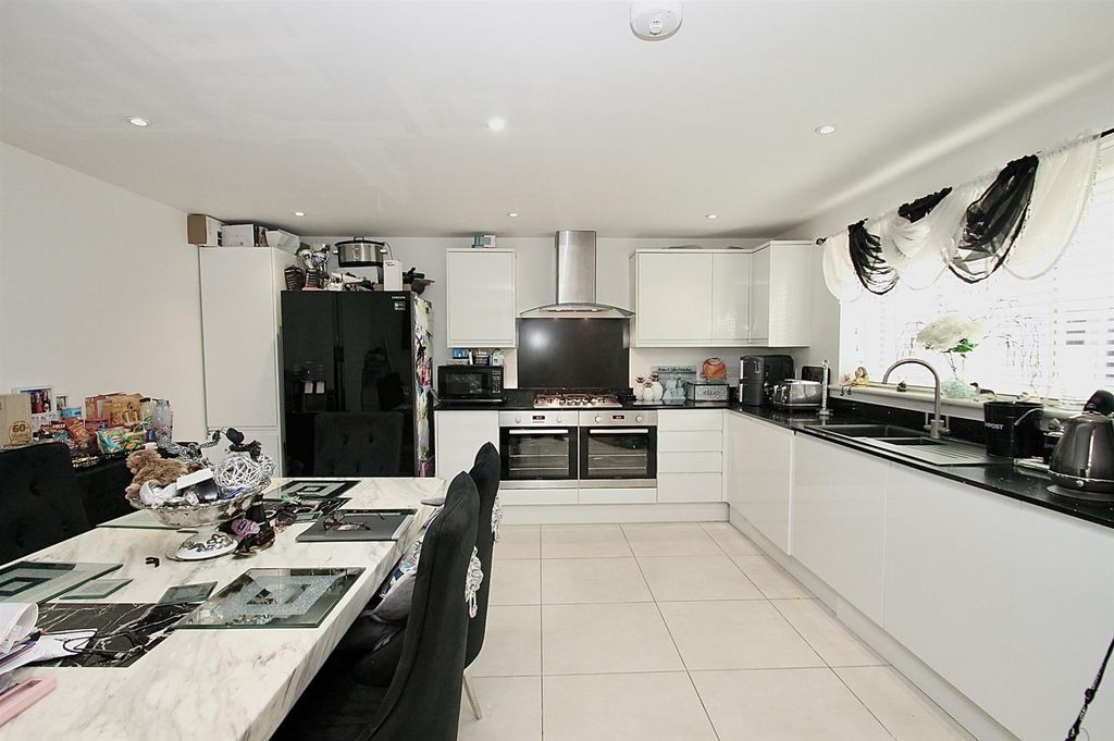 Property photo 3 of 16 17.Jpg