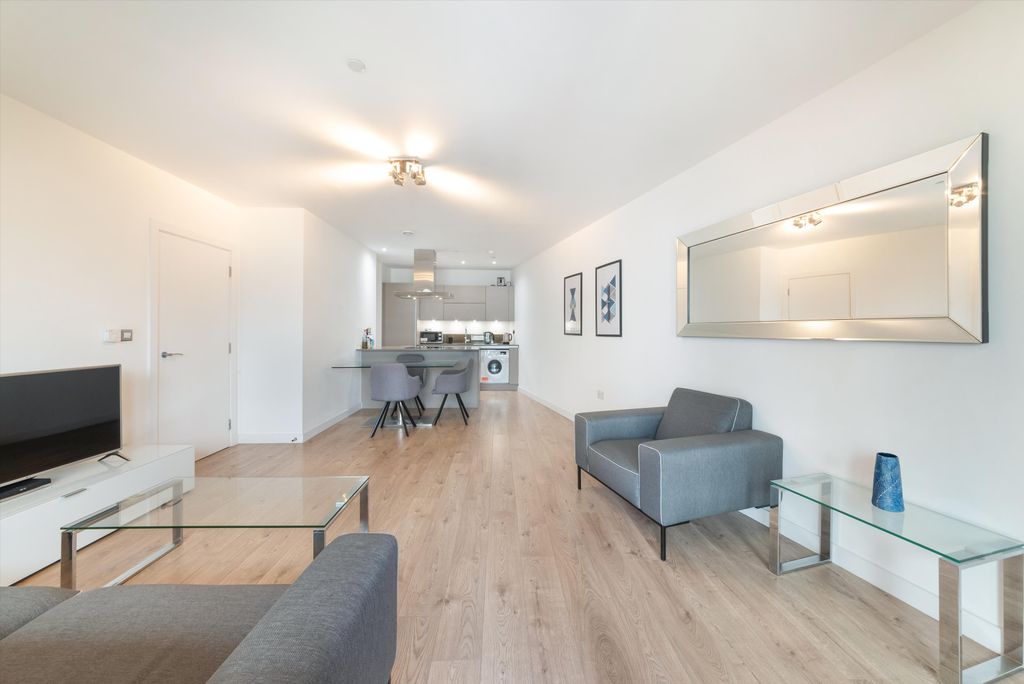Property photo 2 of 17 Image