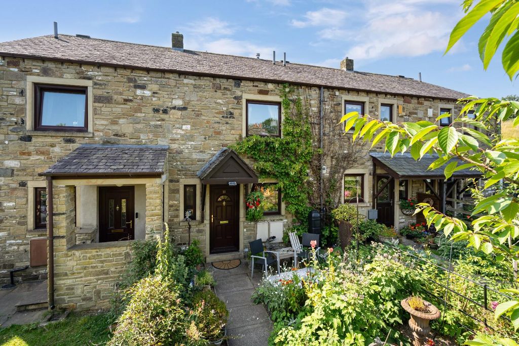 Property photo 1 of 14 112314_11 Beckside Close Addingham-3.Jpg