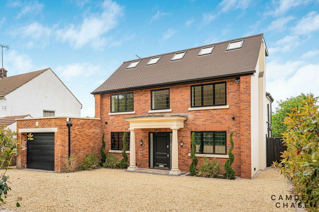Property photo 2 of 37