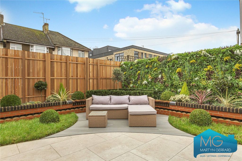 Property photo 3 of 32 Picture No. 30