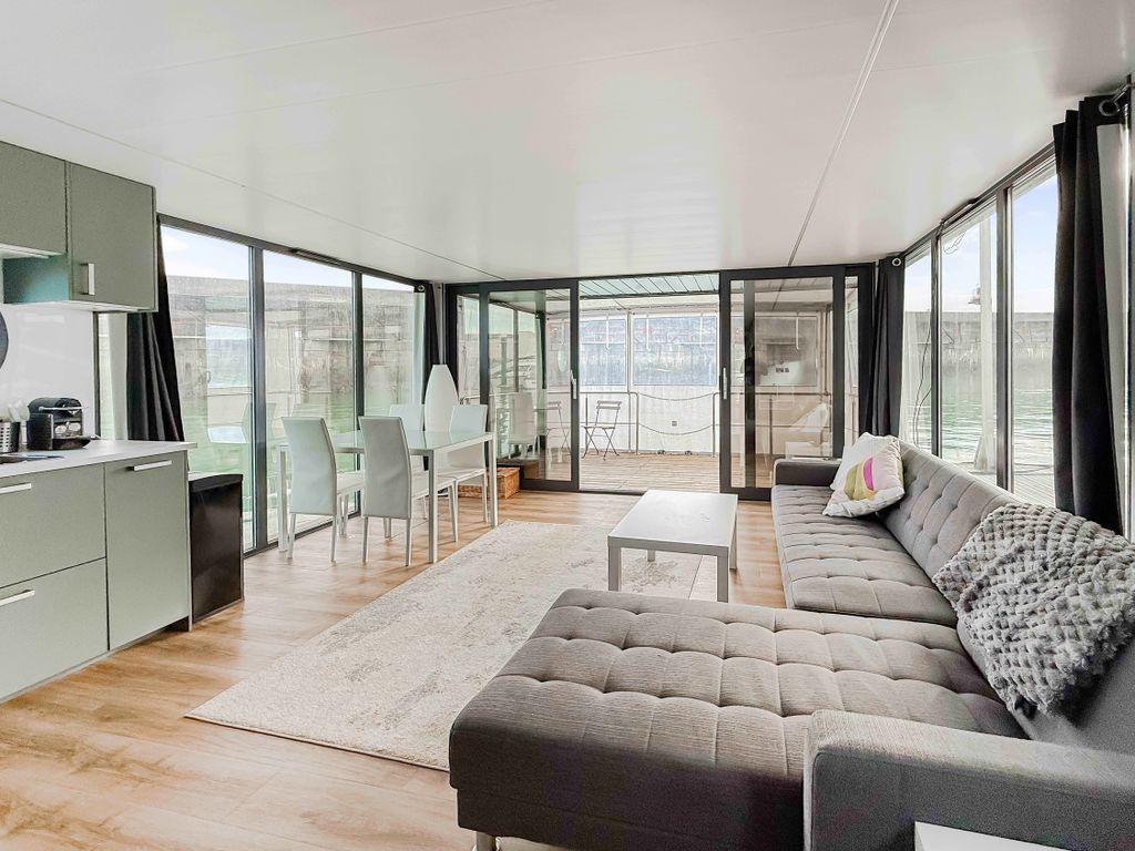 Property photo 1 of 10 Photo #1