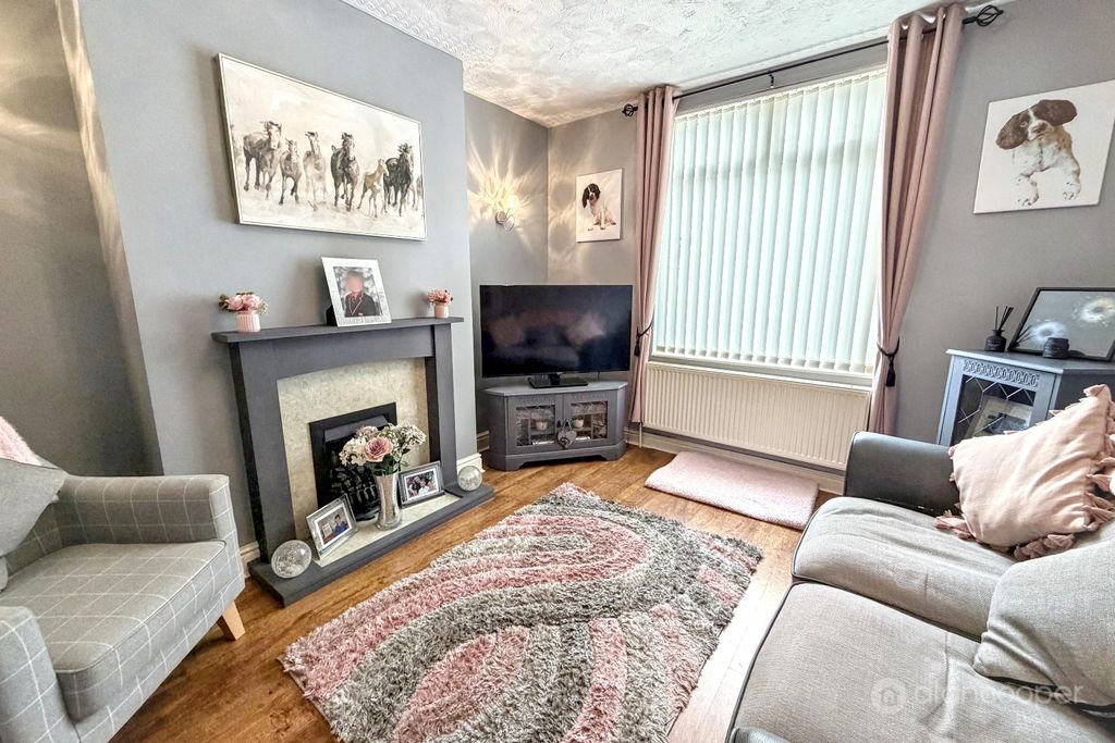 Property photo 2 of 14 5000582