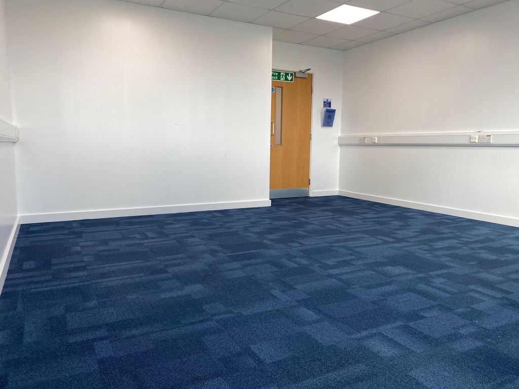 Property photo 1 of 4 Office (Unit 73) To Let