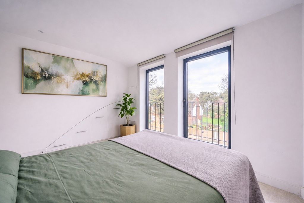 Property photo 3 of 7 Picture No. 22