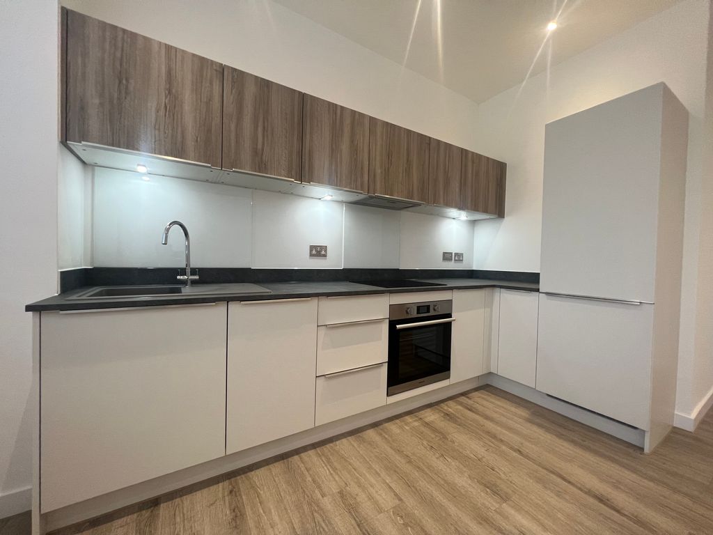 Property photo 3 of 6 Kitchen