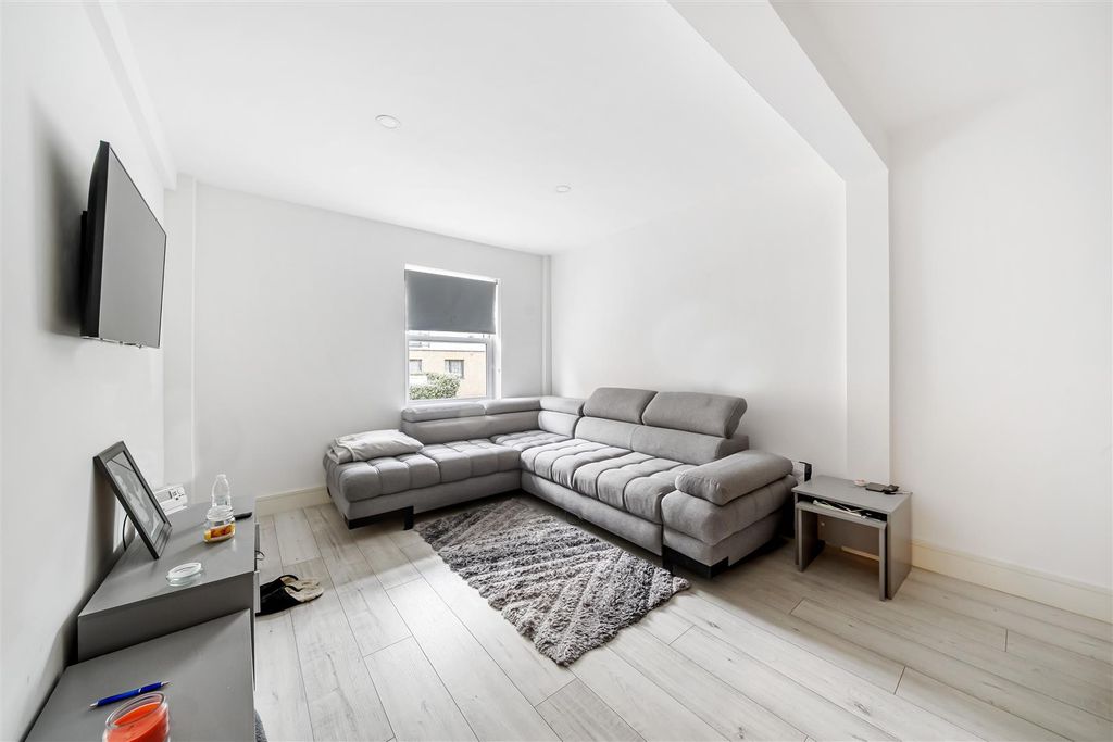 Property photo 3 of 7 1334363-4-68912Fb56Ac19.Jpg