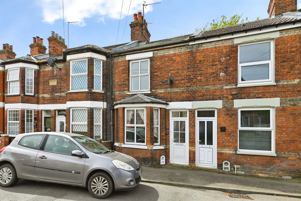 Property photo 1 of 18