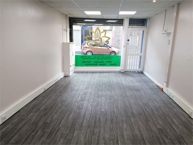 Property photo 2 of 7 Shop Front