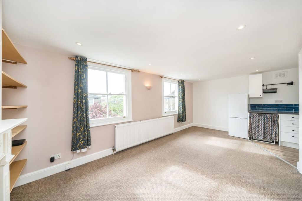 Property photo 3 of 10