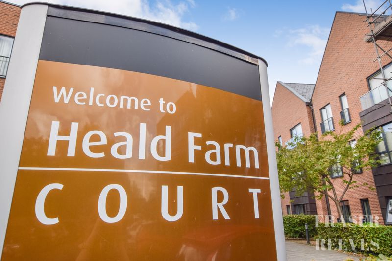 Property photo 3 of 14 Heald Farm Court