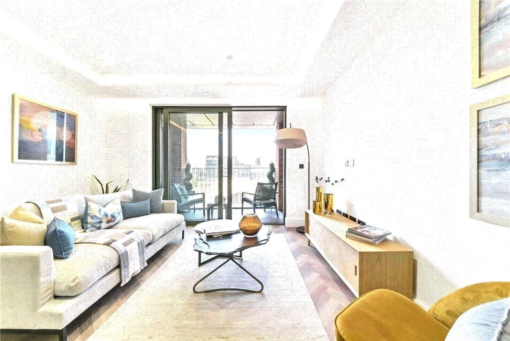 Property photo 3 of 9 32 Walton Clark Hous