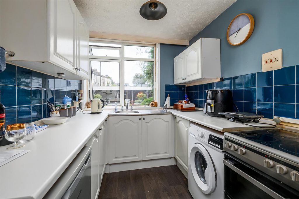 Property photo 3 of 15 Kitchen