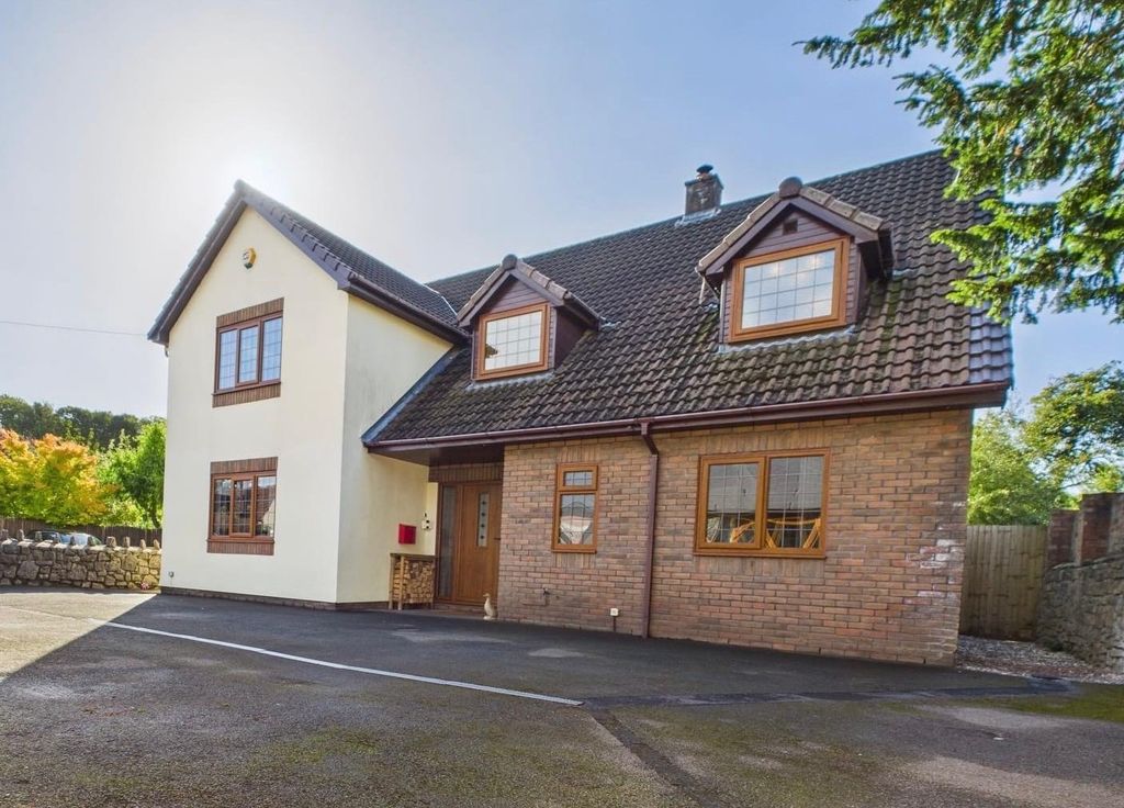 Property photo 1 of 32 Llyswen.Jpg