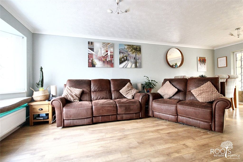 Property photo 3 of 13 Picture No. 10