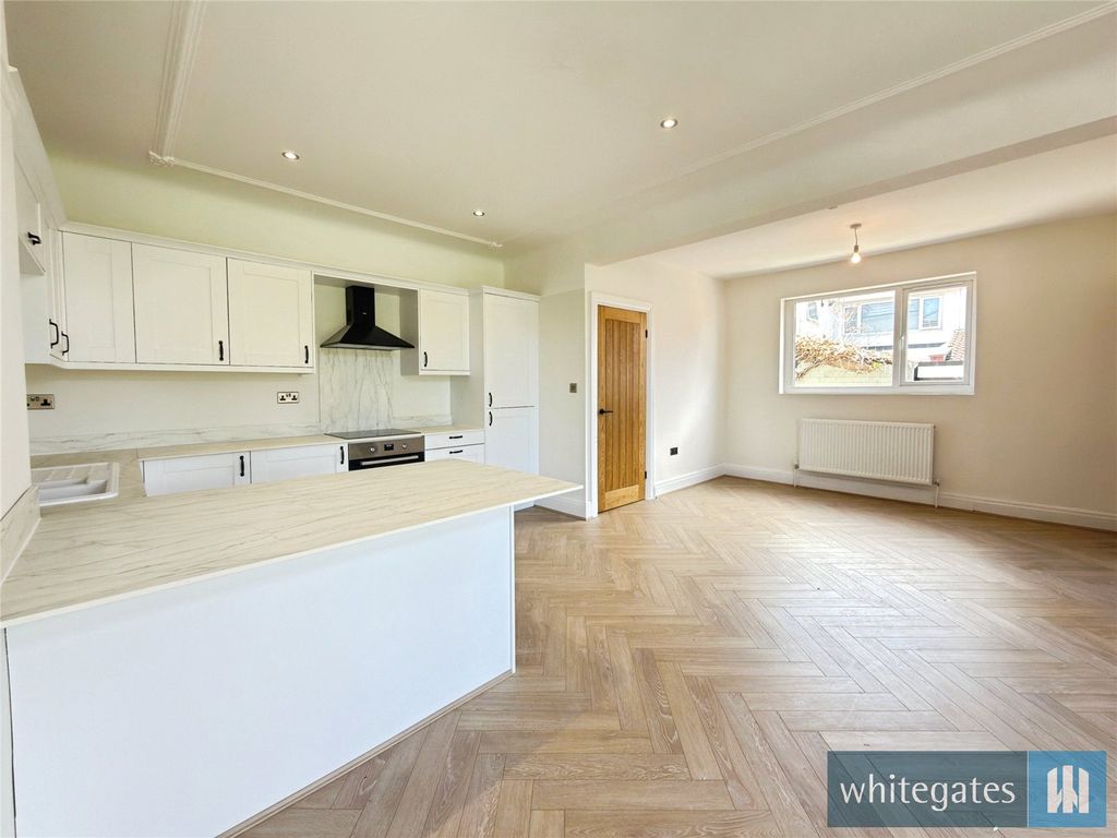Property photo 3 of 25 Picture No. 11