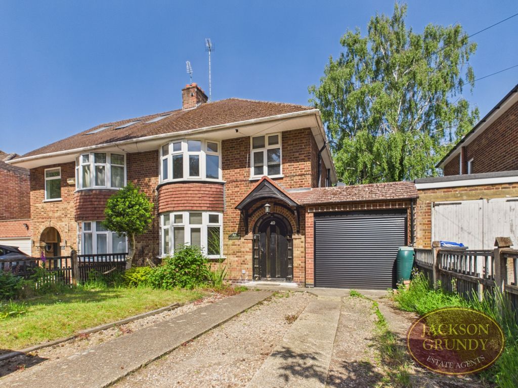 Property photo 1 of 16 Sywell Road
