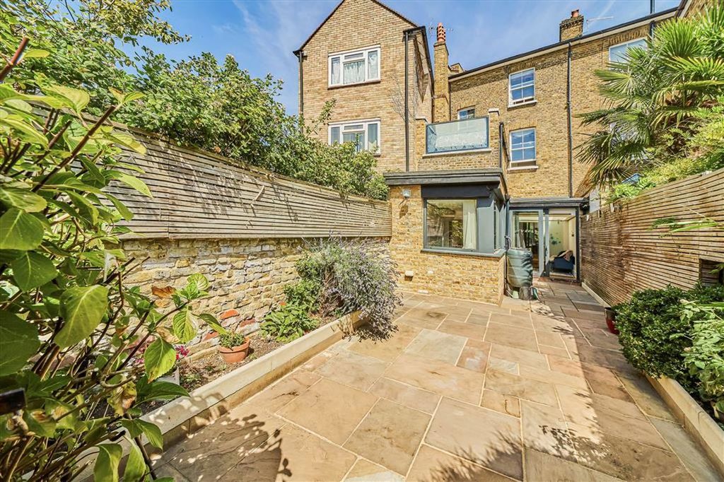 Property photo 2 of 7