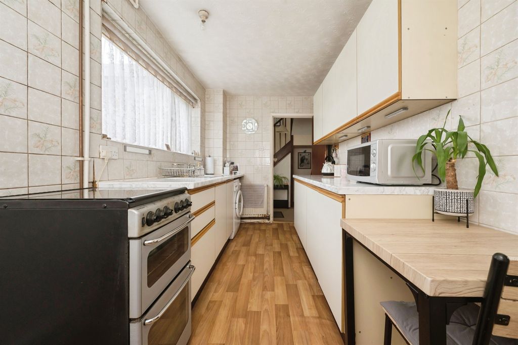 Property photo 2 of 19