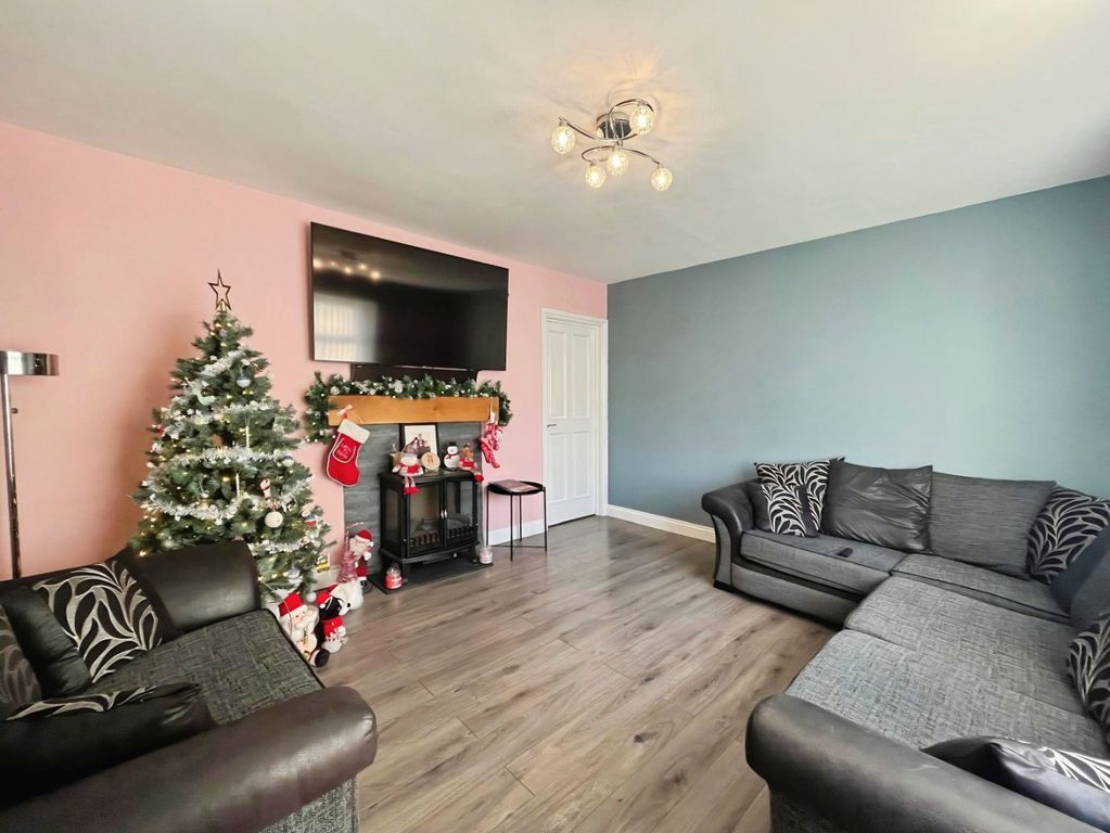 Property photo 1 of 17 4310190