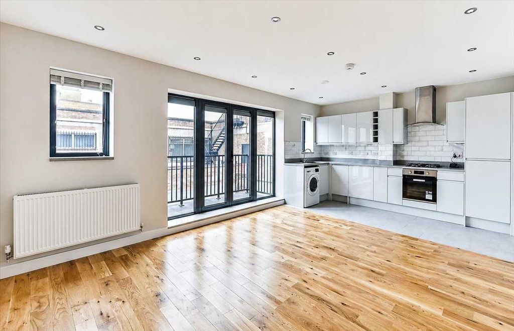 Property photo 1 of 7 Main Picture