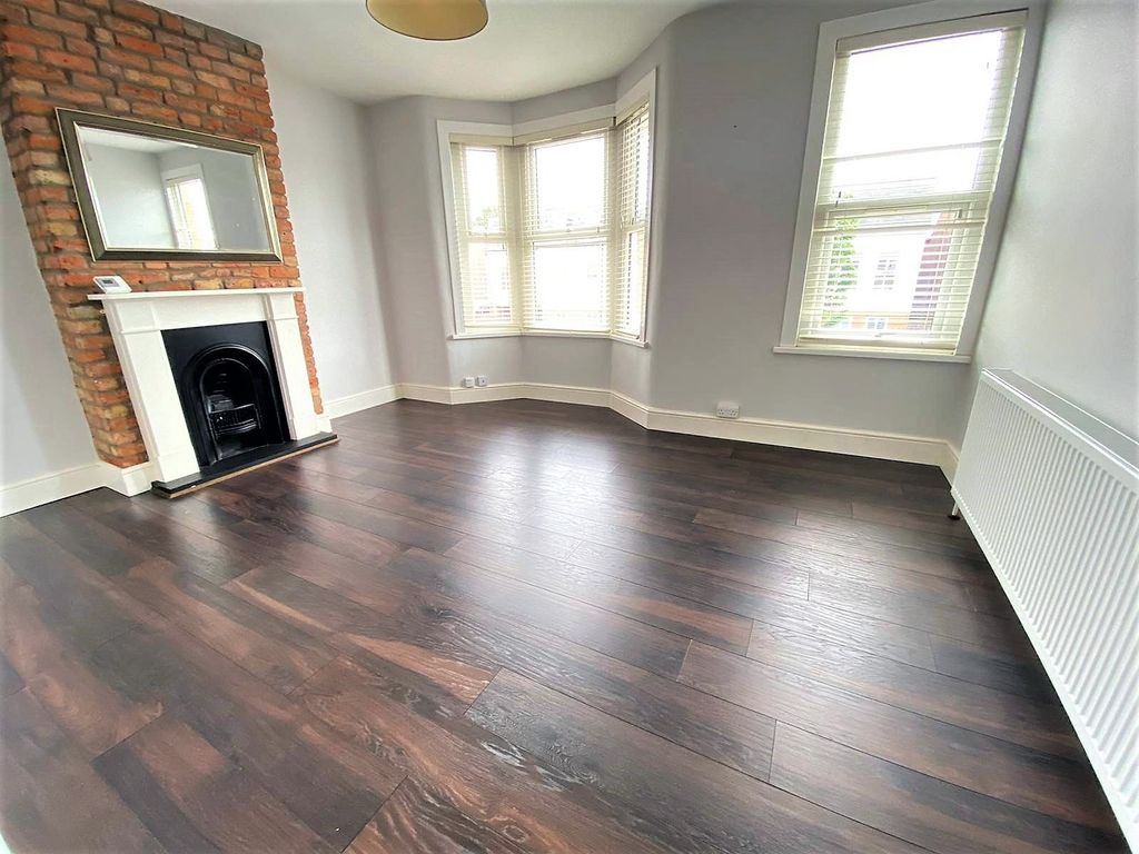 Property photo 1 of 4
