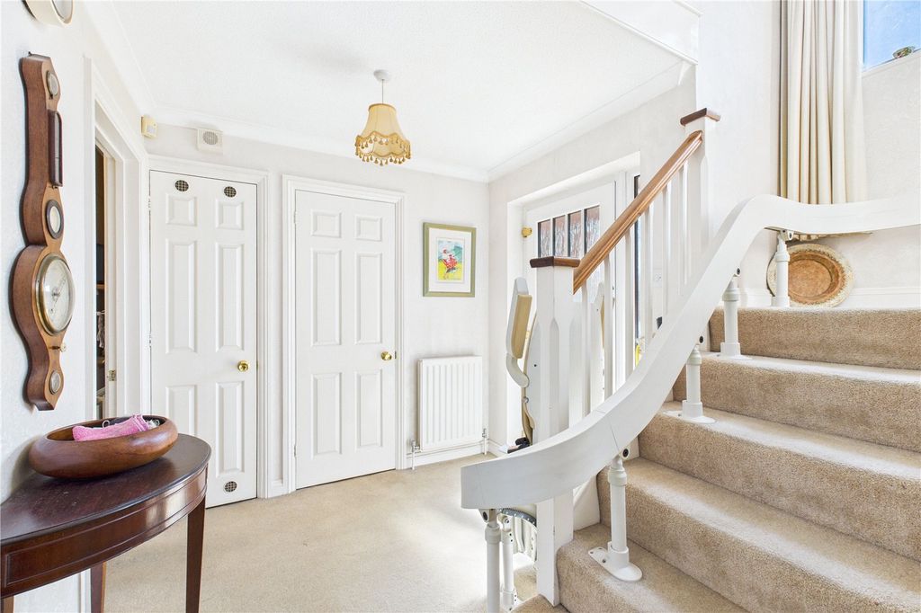 Property photo 2 of 24 Entrance Hall