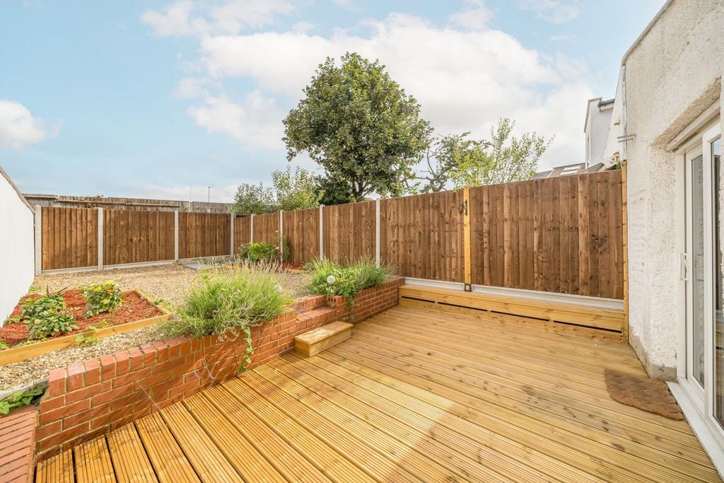 Property photo 3 of 6