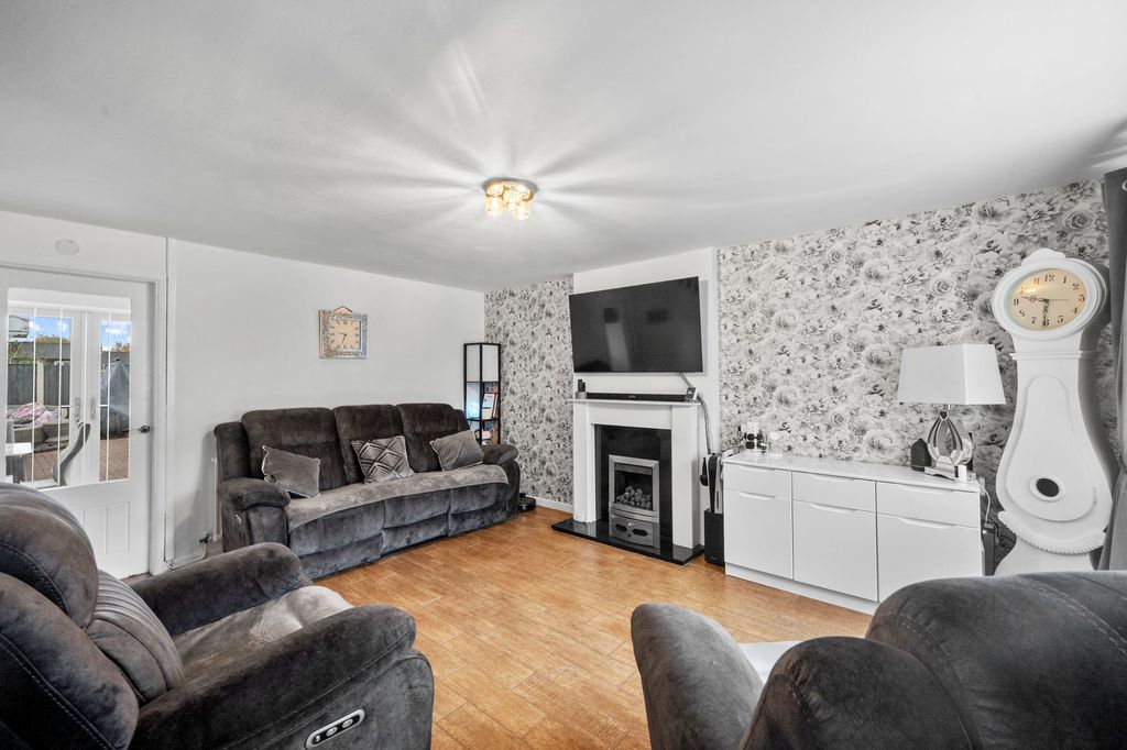 Property photo 3 of 38