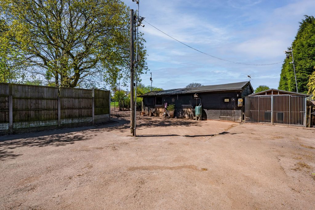 Property photo 3 of 35