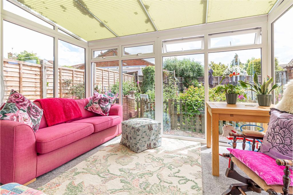 Property photo 2 of 28 Conservatory-1.Jpg